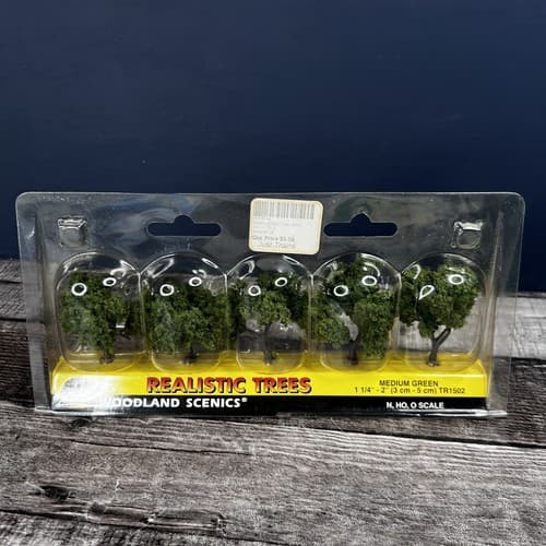 Woodland Scenics TR1502 1-1/4"-2" Medium Green Model Trees (Pack of 5)