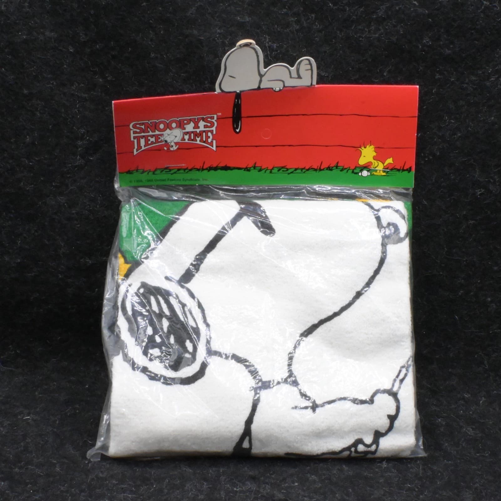 BRAND NEW Peanuts Snoopy Joe Cool golf towel