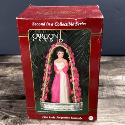 CARLTON CARDS HEIRLOOM CHRISTMAS ORNAMENT - FIRST LADY JACQUELINE KENNEDY 1999