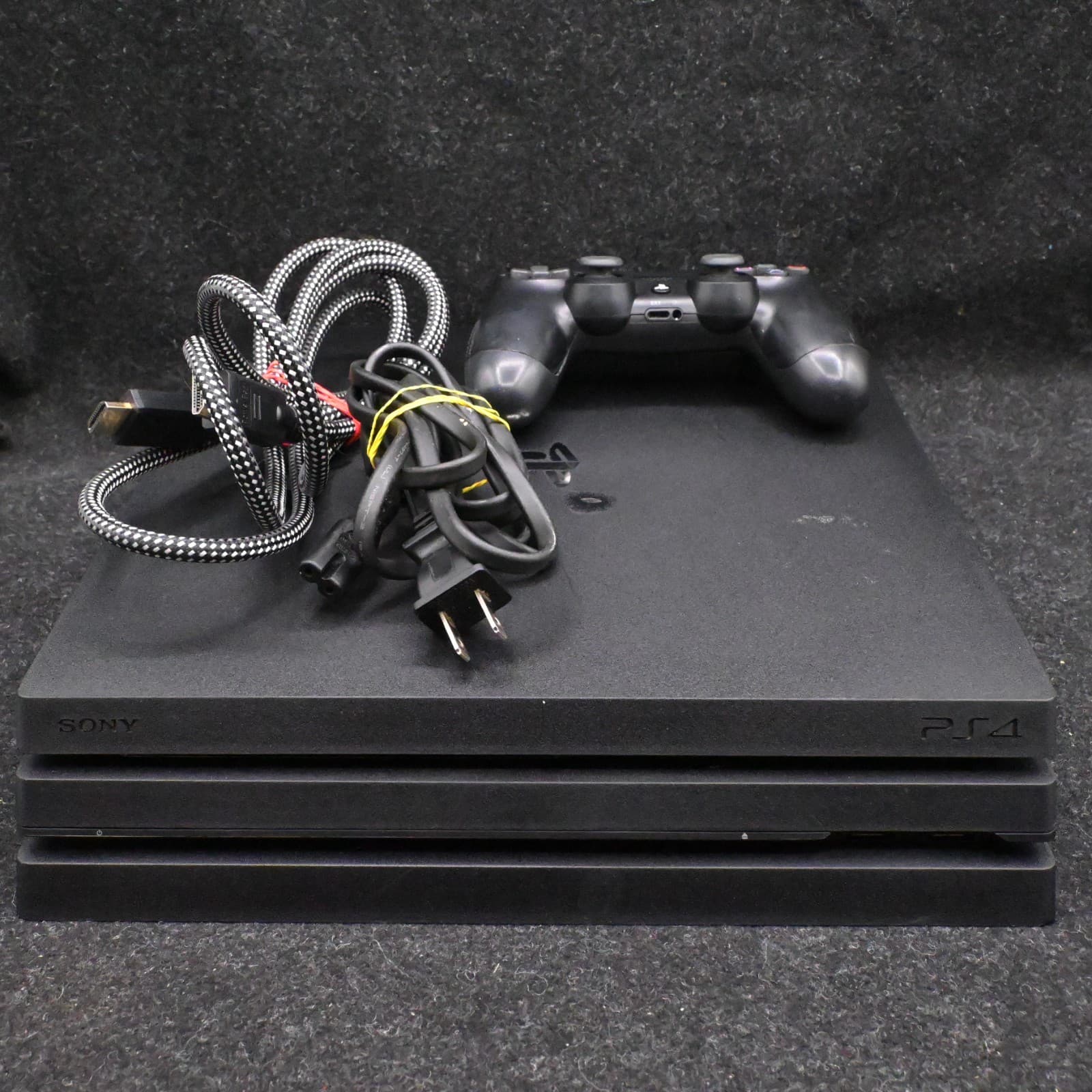 Sony PlayStation 4 Pro 1 TB CUH-7215B Black with Controller Hdmi Cord Tested