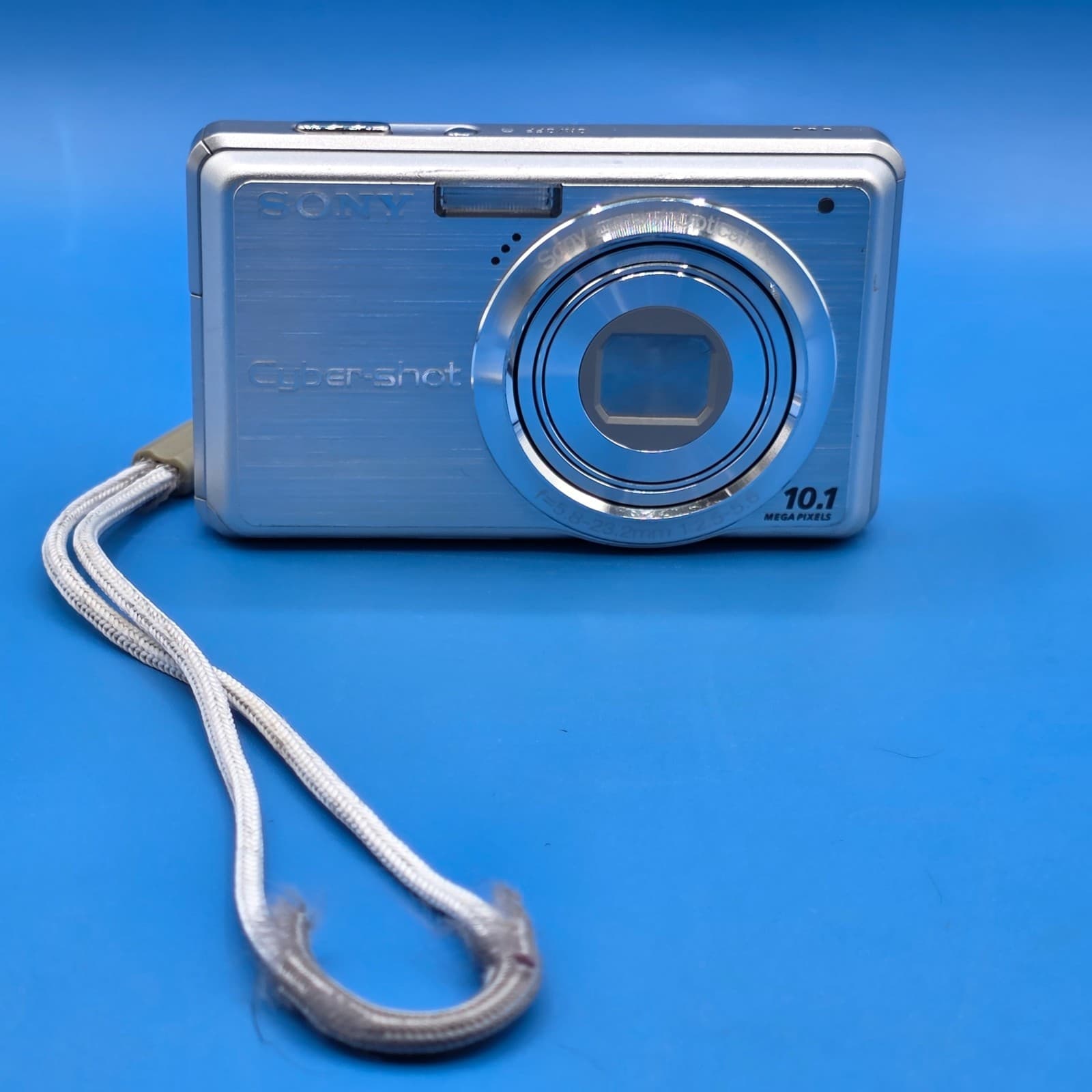 Sony Cyber-shot DSC-S950 10 MP 4× Optical Zoom Digital Camera w/ 2.7" LCD Silver