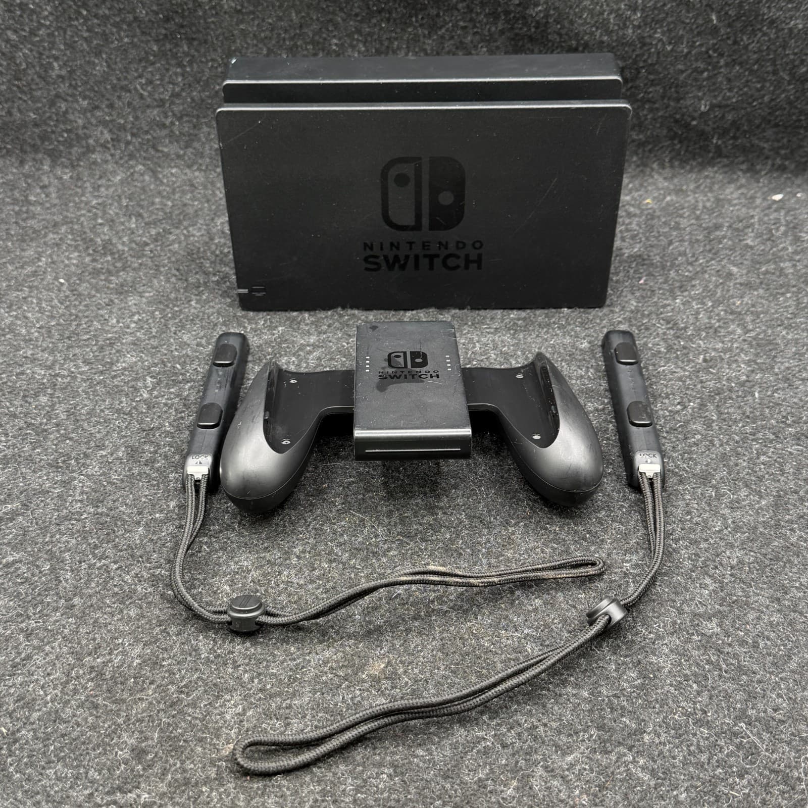 Nintendo Switch Docking Station HAC-007 OEM Black Dock Straps & Comfort Grip