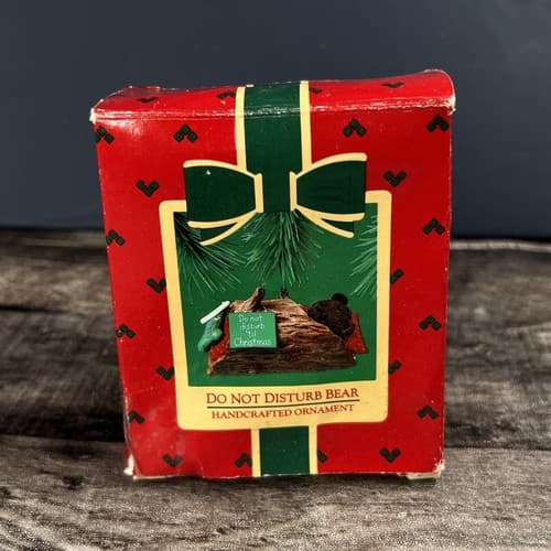Hallmark Keepsake Ornament 1985 DO NOT DISTURBY BEARS Sleeping Log