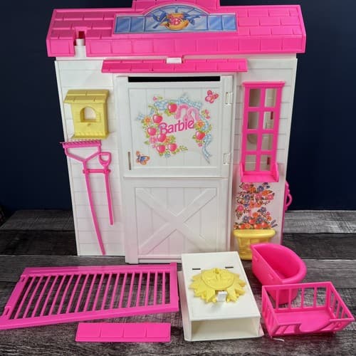 Vintage 1995 Barbie Feeding Fun Stable Playset & Accessories Not Complete