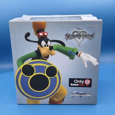 NEW Disney Kingdom Hearts Gallery Gamestop Exclusive Goofy Statue Diamond Select