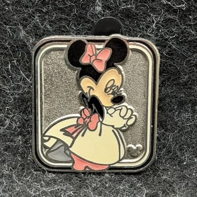 Disney World - Minnie Mouse - Formal Wear - Hidden Mickey Pin