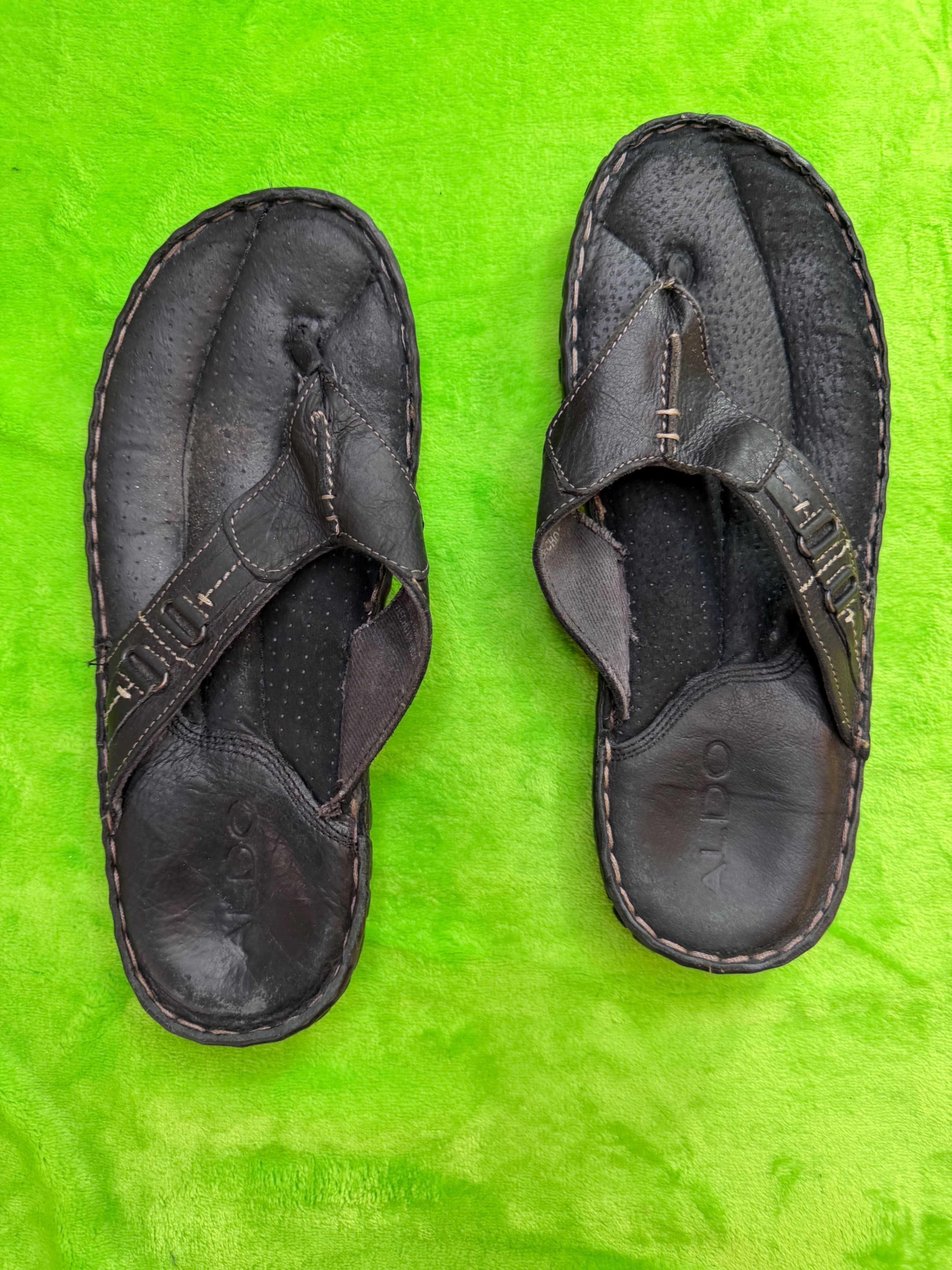 ALDO Men's Black Leather Thong Sandals Sz 9 / EU 42 Lug Sole