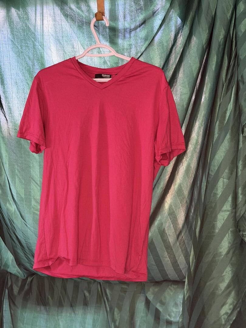 Murano Liquid Luxury Men's V-Neck T-Shirt - Pink