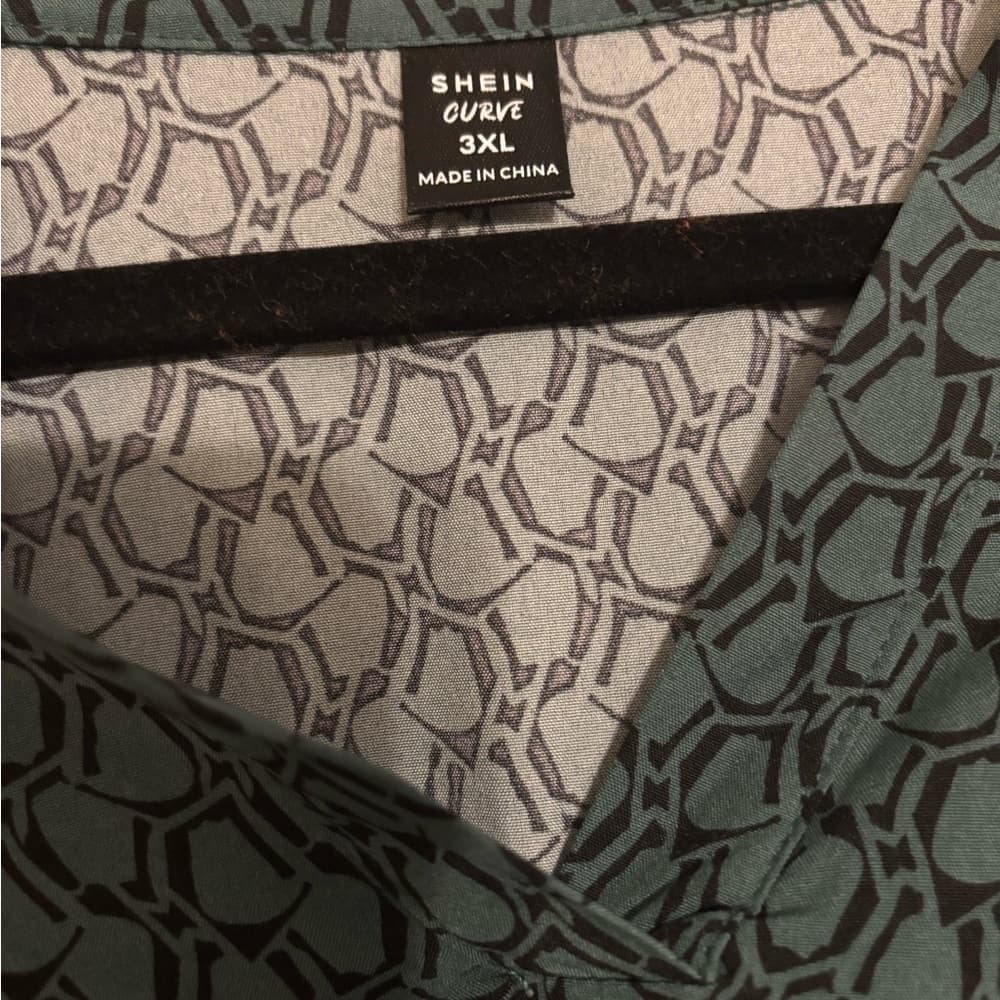 NWOT SHEIN Elegant Green Patterned Women's Top