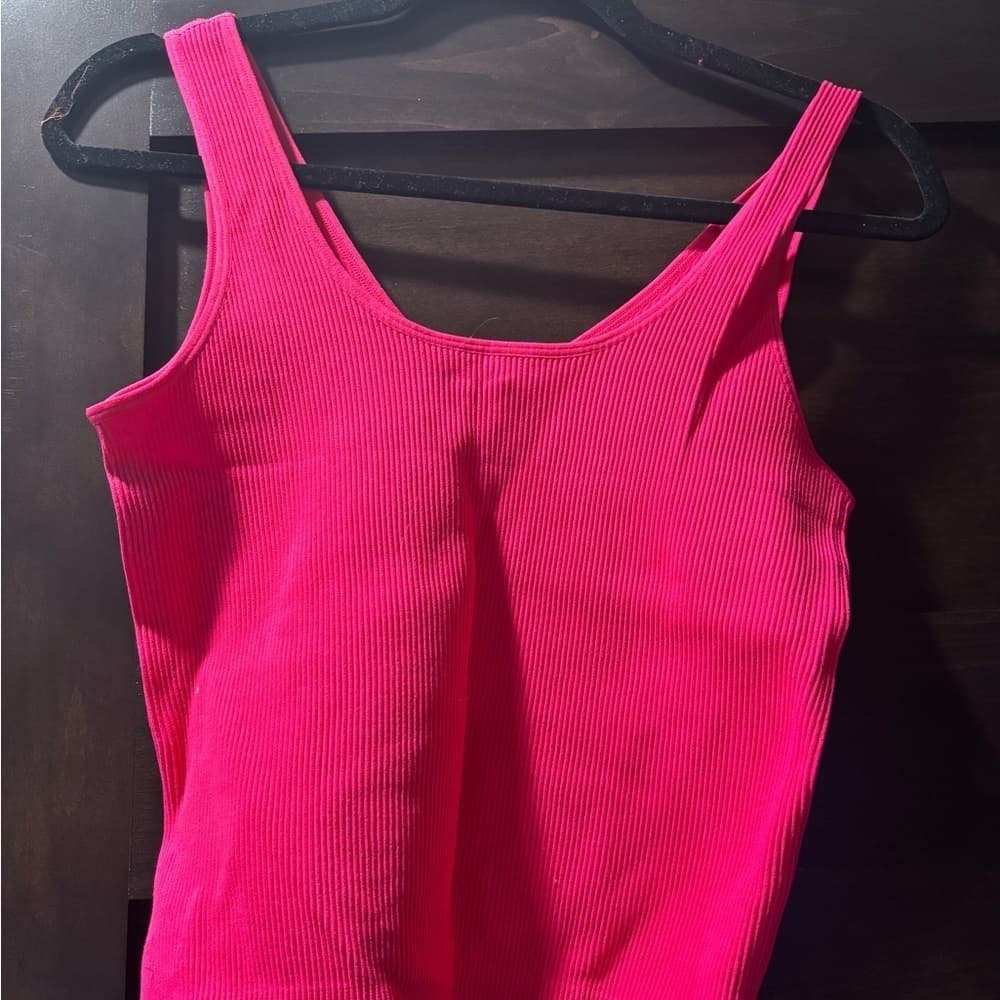 NWT YELETE Women's Pink Ribbed Tank Top