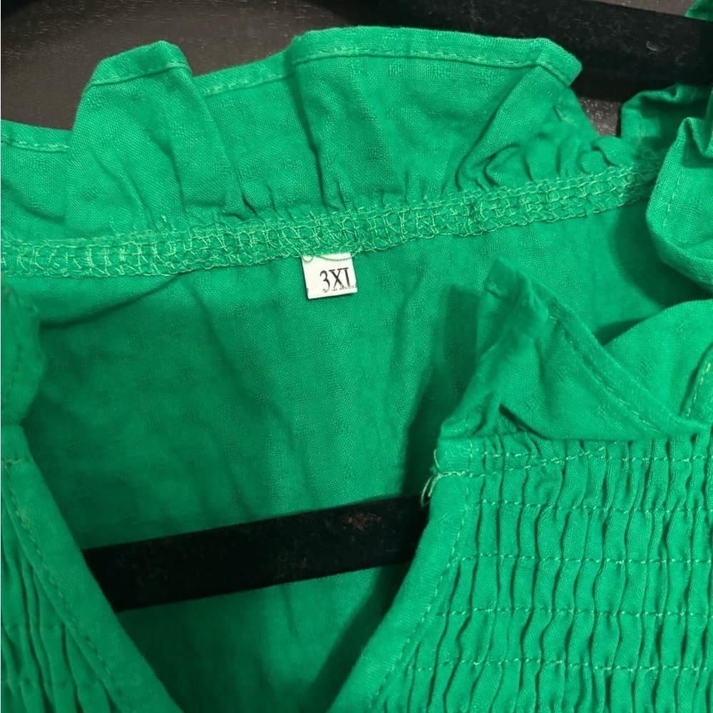 NWOT Green Women's Top 3XL