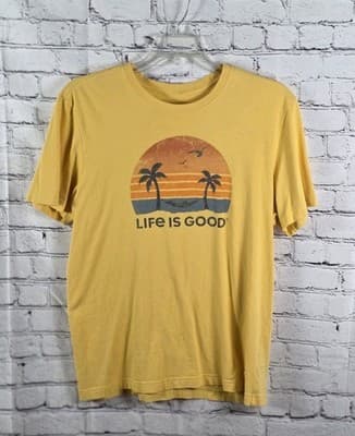Life Is Good Men's Yellow Medium Beach Sunset Short Sleeve T-Shirt