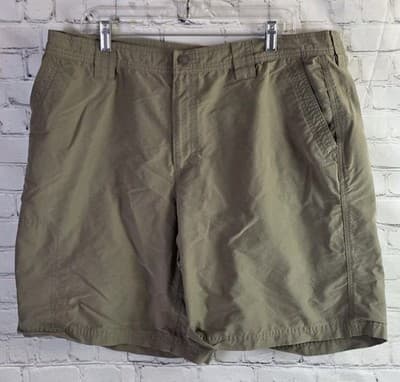 Columbia Men's Size 40 Khaki Chino Shorts