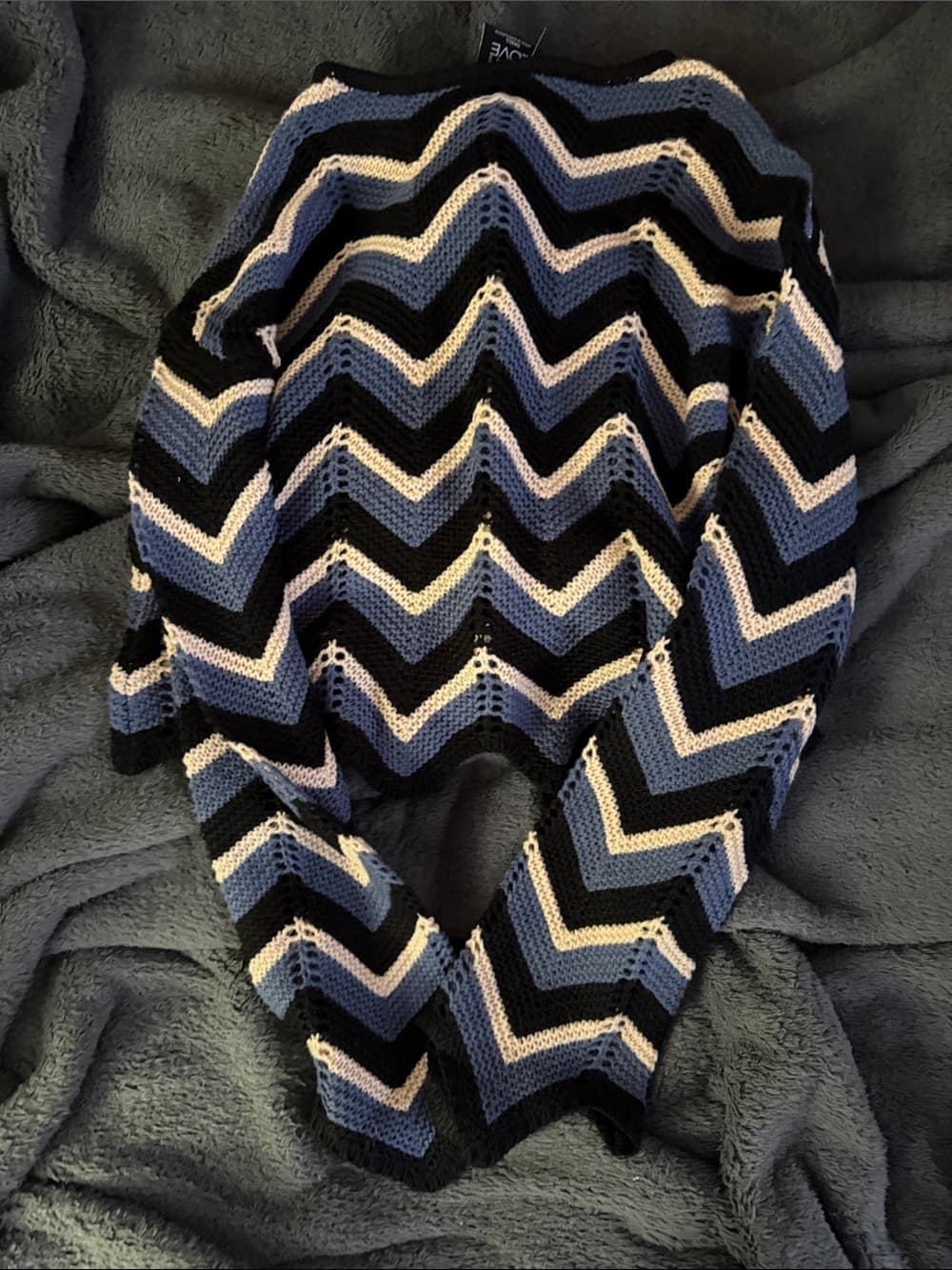 Forever 21 Chevron Stripe Crewneck Sweater in Black, Blue & Cream