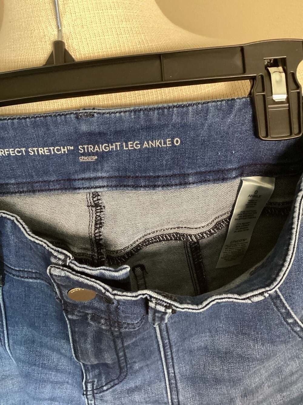 Chico's Perfect Stretch Straight Leg Ankle Jeans Size 0