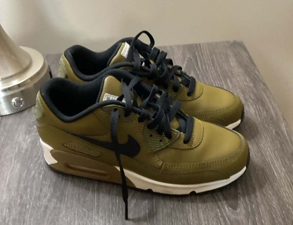 Nike Air Max 90 iD Olive Green Sneakers Size 7