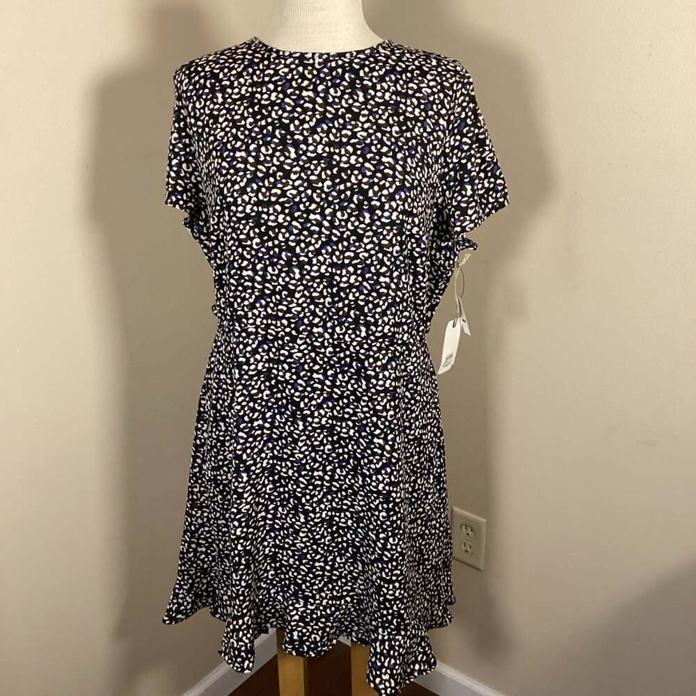 Leith Leopard Print Short Sleeve Cut Out Back Ruffle Mini Dress 1X