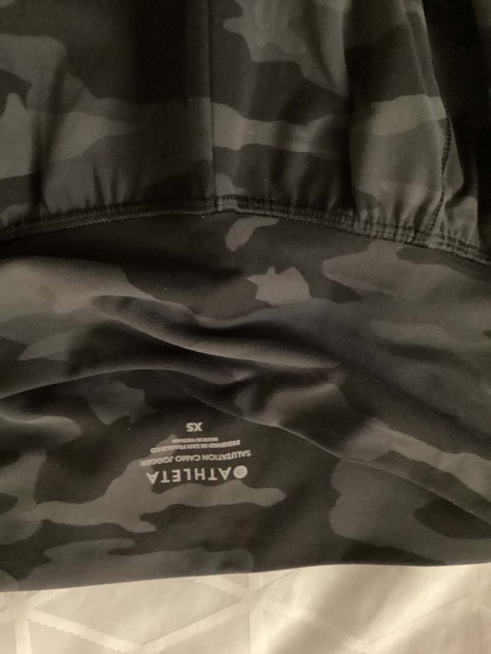Athleta Salutation Camo Jogger Black Gray Camouflage High Rise Pants Size XS
