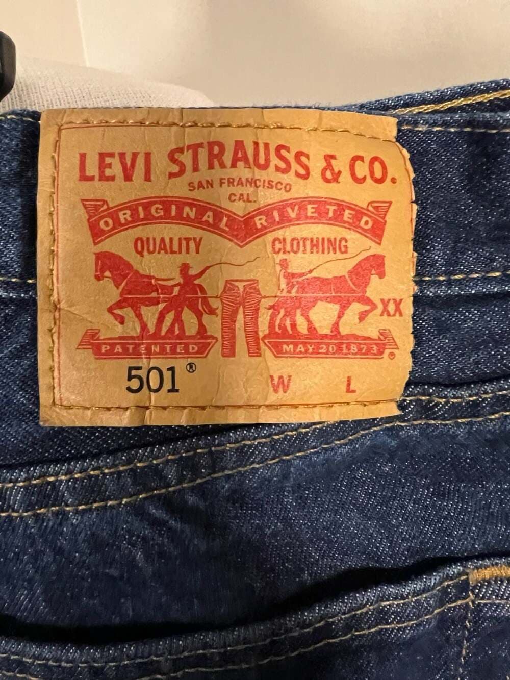Levi's 501 Original Fit Men's Button Fly Jeans Dark Wash W48 L32