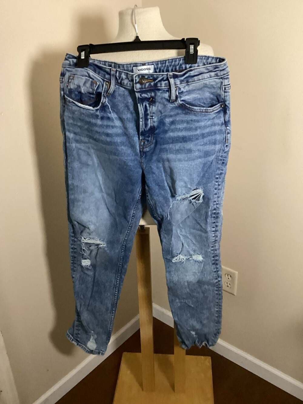 Vigoss Frankie Slim Straight Distressed Jeans Size 31