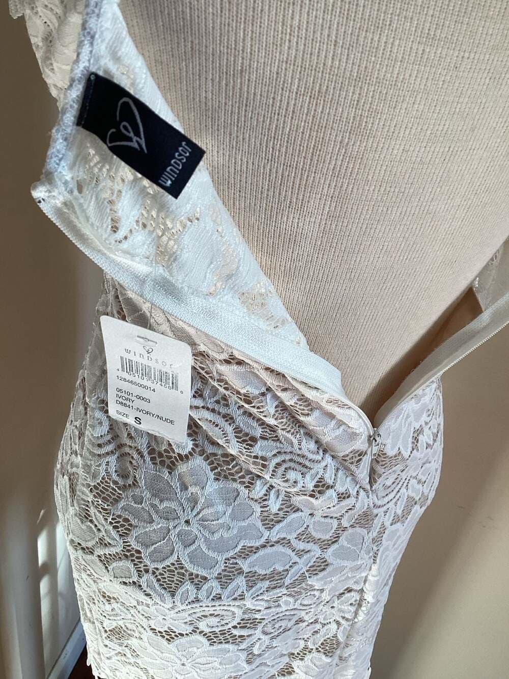 Windsor Ivory White Lace Mini Bodycon Dress NWT Small