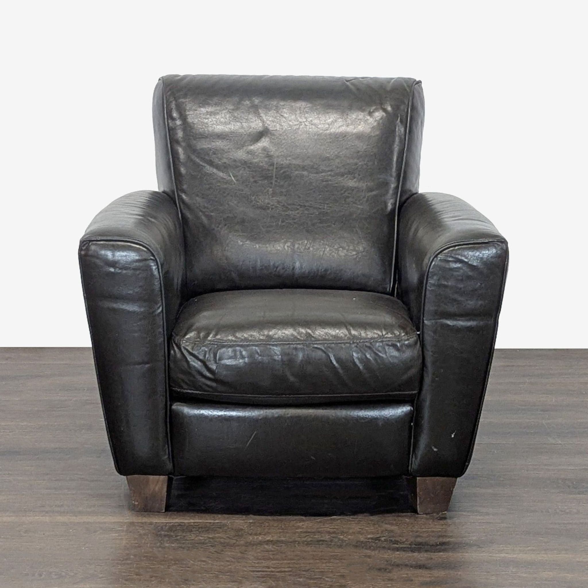 Natuzzi Black Leather Lounge Armchair - Comfortable Modern Seating