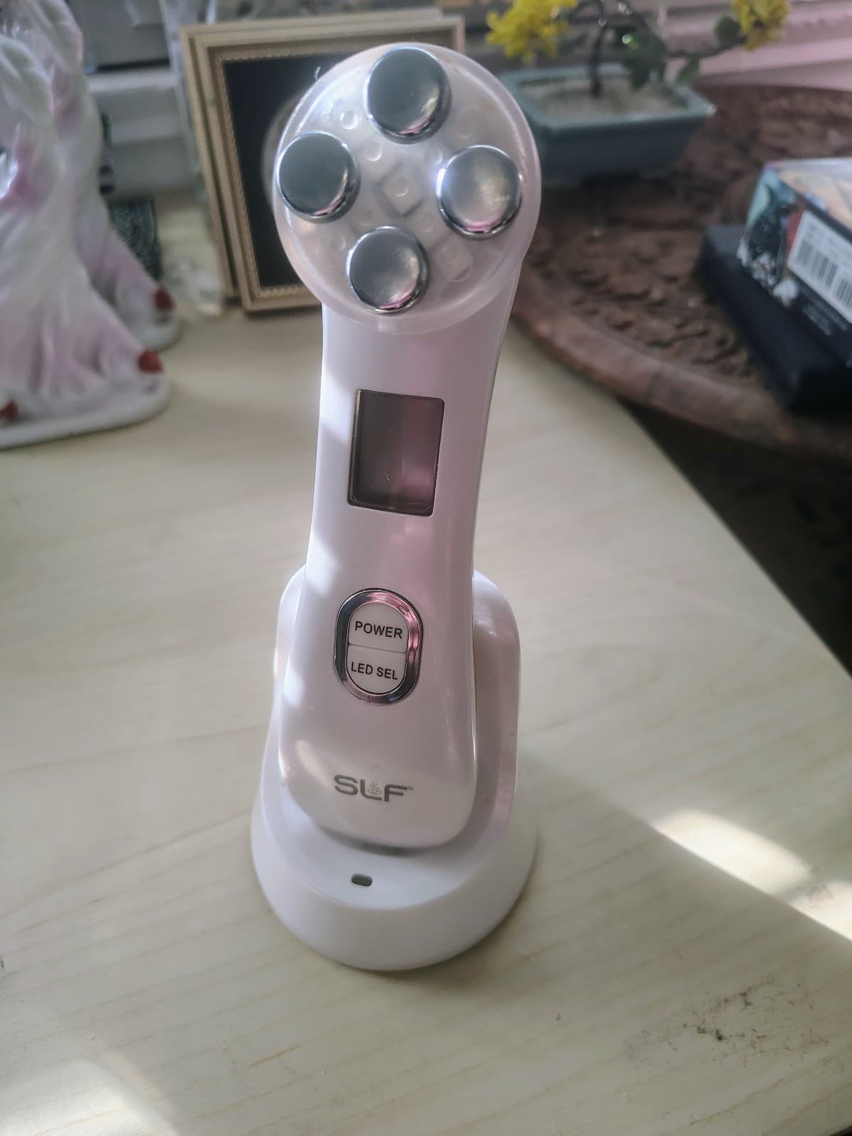 SLF Radio Frequency Microcurrent Facial Device 5 Light Face Corrector
