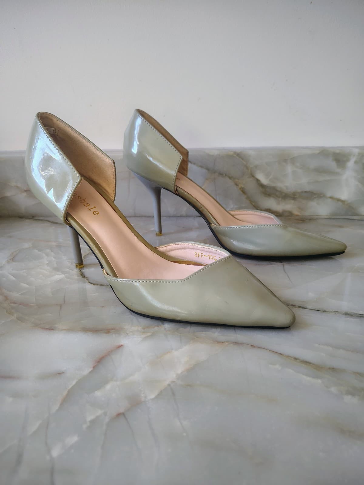 MANSBALE Rare Sage Green Patent Slingback Pointed Toe Stiletto Heels: SZ 7.5