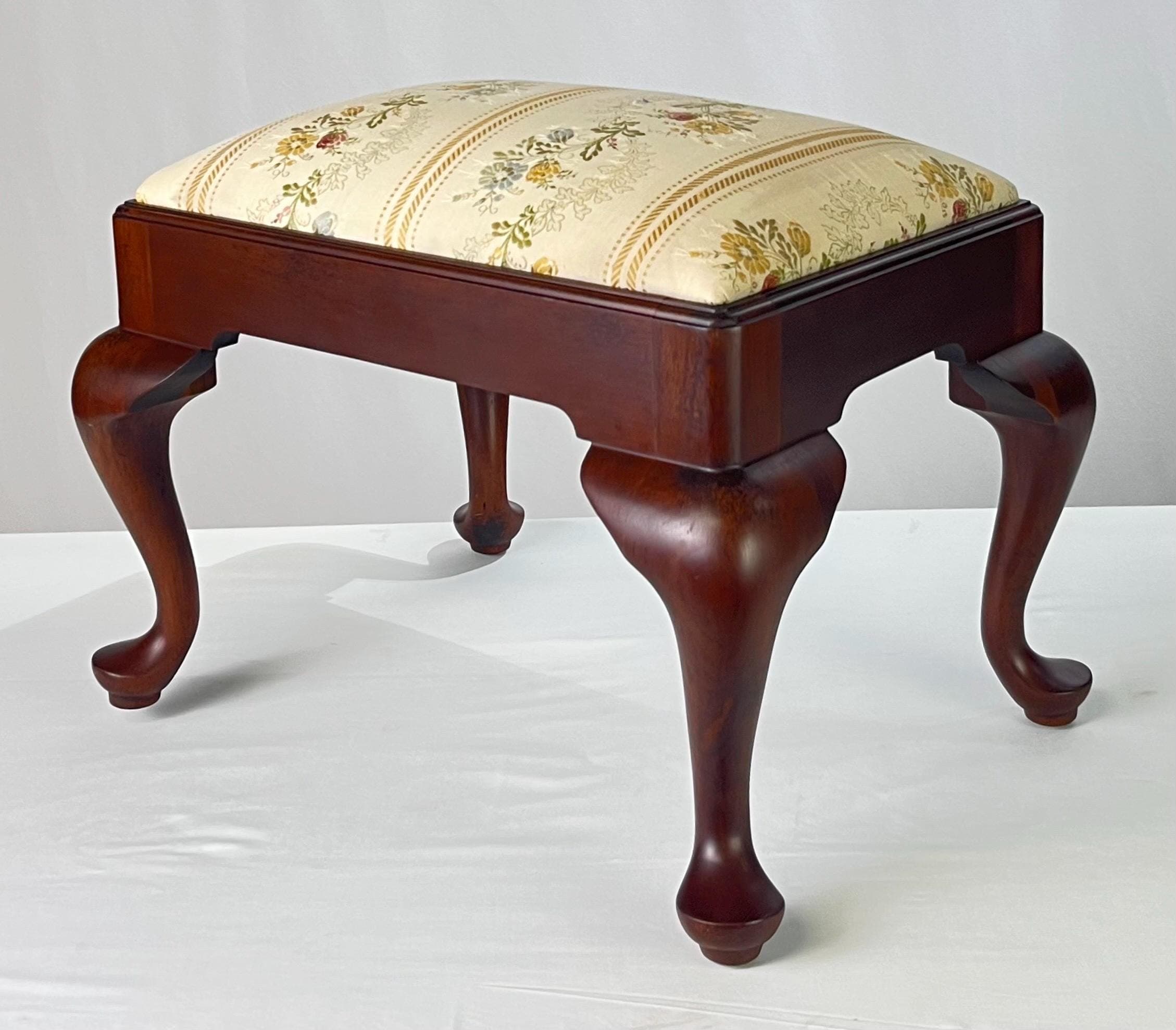 Henkel Harris Attributed Queen Anne Style Mahogany Footstool