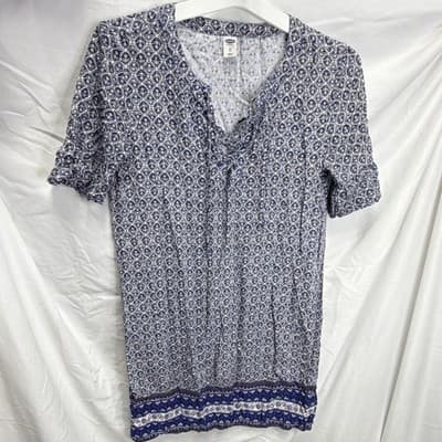 Old Navy Women's Blue White Geometric Ruffle V-Neck Short Sleeve Blouse XS