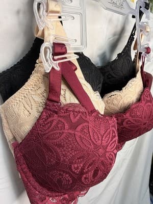 René Rofé Lingerie 3-Pack Lace Floral Underwire Lightly Padded Bras S B