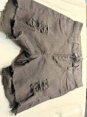 Women's Gray Denim Cut-Off Shorts 9/10 Distressed Frayed Hem 5-Pocket Button