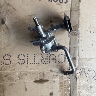 1983 Honda Magna VF1100C VF1100 C V65 original BOTTOM MOTOR OIL PUMP lower