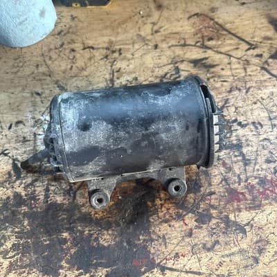 85 Honda VF1100 VF 1100 C V65 Magna Air Evaporative Evap Canister
