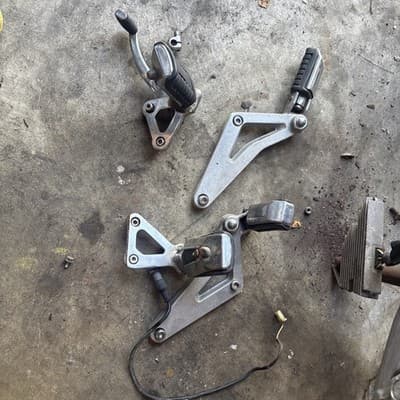 1984 HONDA V65 MAGNA VF1100C Front and Rear Passenger Peg Foot Rest 4PCS