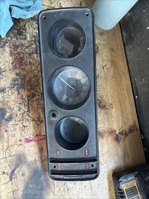 211 957 023 PLL VW BUS INSTRUMENT CLUSTER SPEEDO BAY WINDOW BUS
