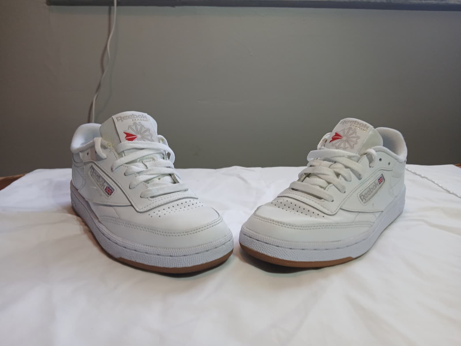Reebok Classic Men's White Low Top Lace-Up Athletic Sneaker Solid Rubber Sole