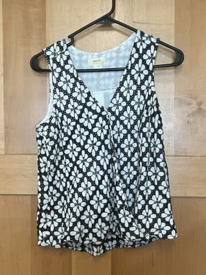Maeve Anthropologie Coralie Black & White Floral Eyelet Lace Wrap Blouse Size 4
