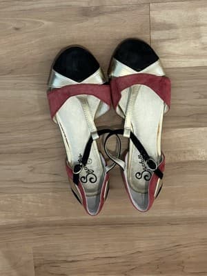 Anthropologie seychelles Flats 8 Red And Black Suede Excellent Condition