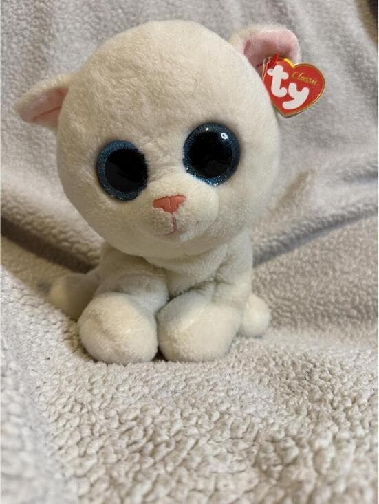 Ty Beanie Baby 'Pearl' White Cat Plush