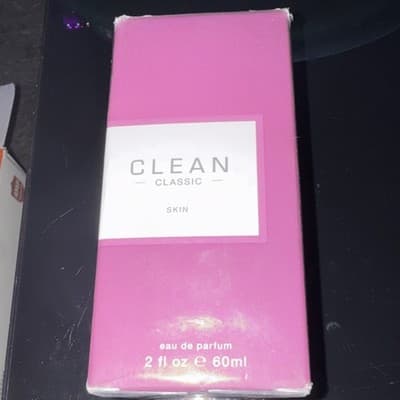 Clean Skin Eau de Parfum Spray 2 fl oz / 60 ml Women's Fragrance Perfume