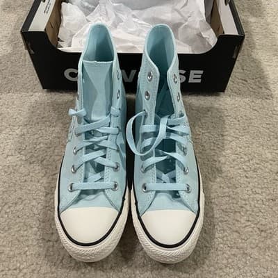 Converse Chuck Taylor High Top Flower Embroidery Light Blue Women’s Size 7.5 NWT