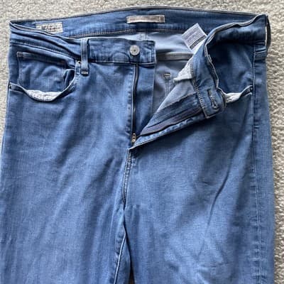 Levis 724 High Rise Straight Leg Distressed Rough Hem Blue Jeans Size 32