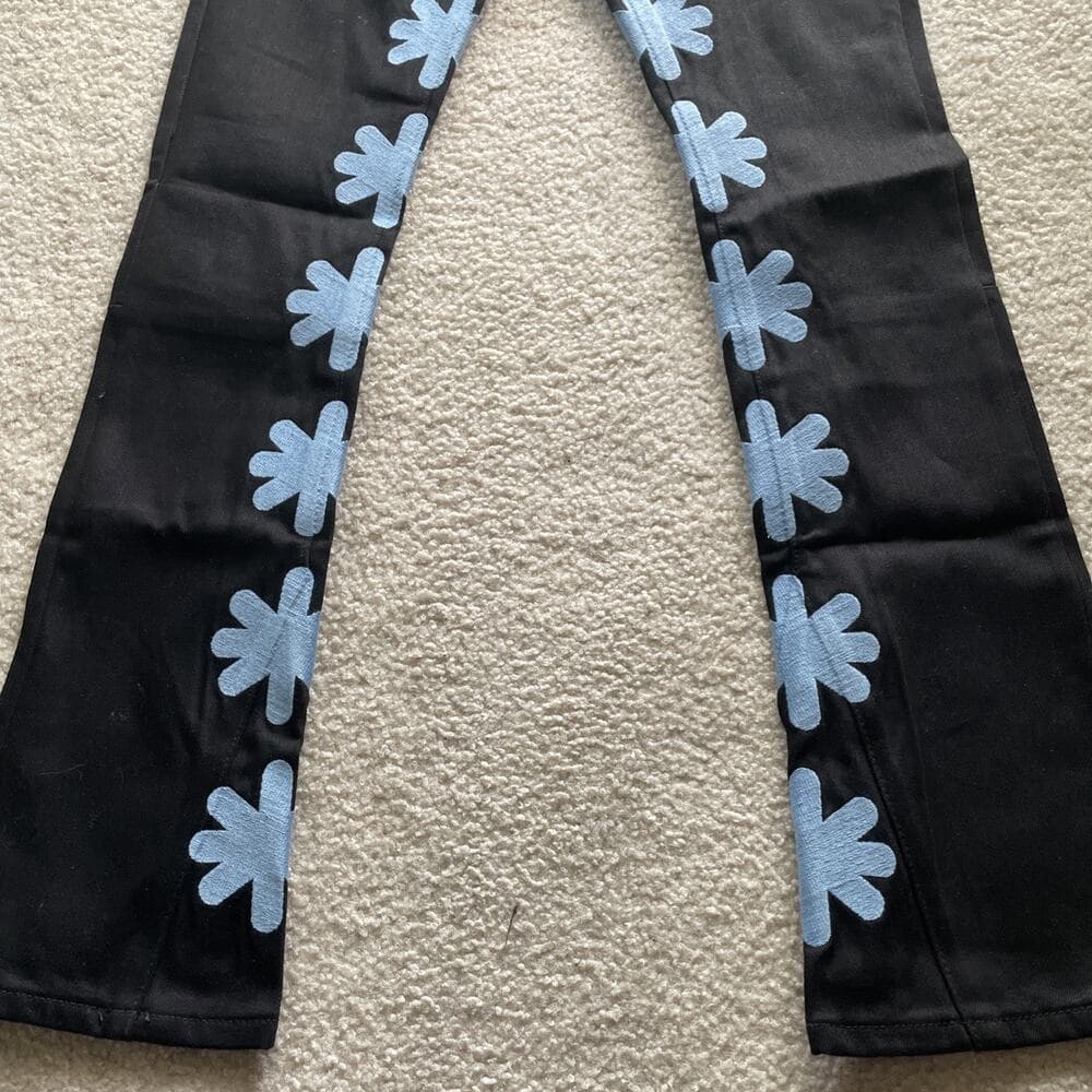 Lost Shadows (LOSTSHDWS) Black Flare Jeans w Blue Flower Embroidery Size 30 NWT