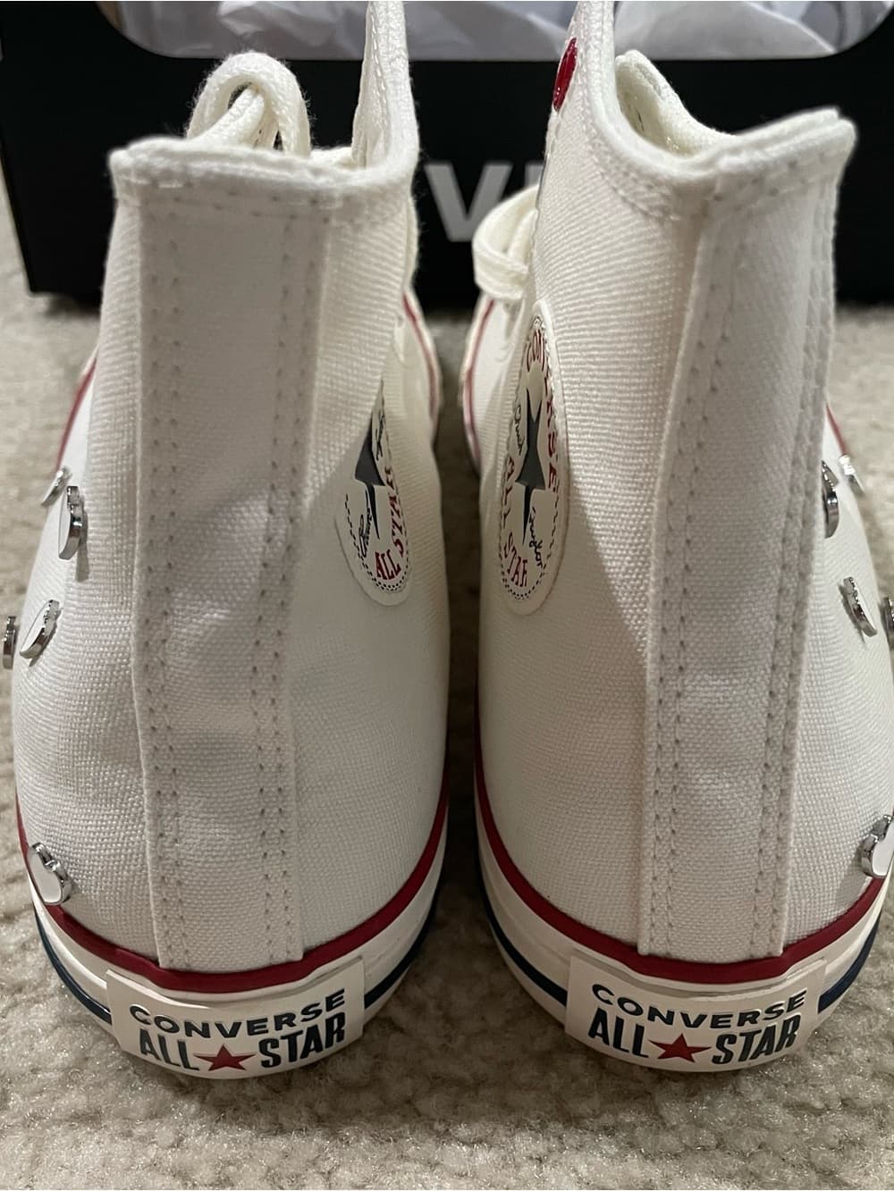 Converse Chuck Taylor Vintage White Heart-Themed Canvas High-Tops Women’s Size 9