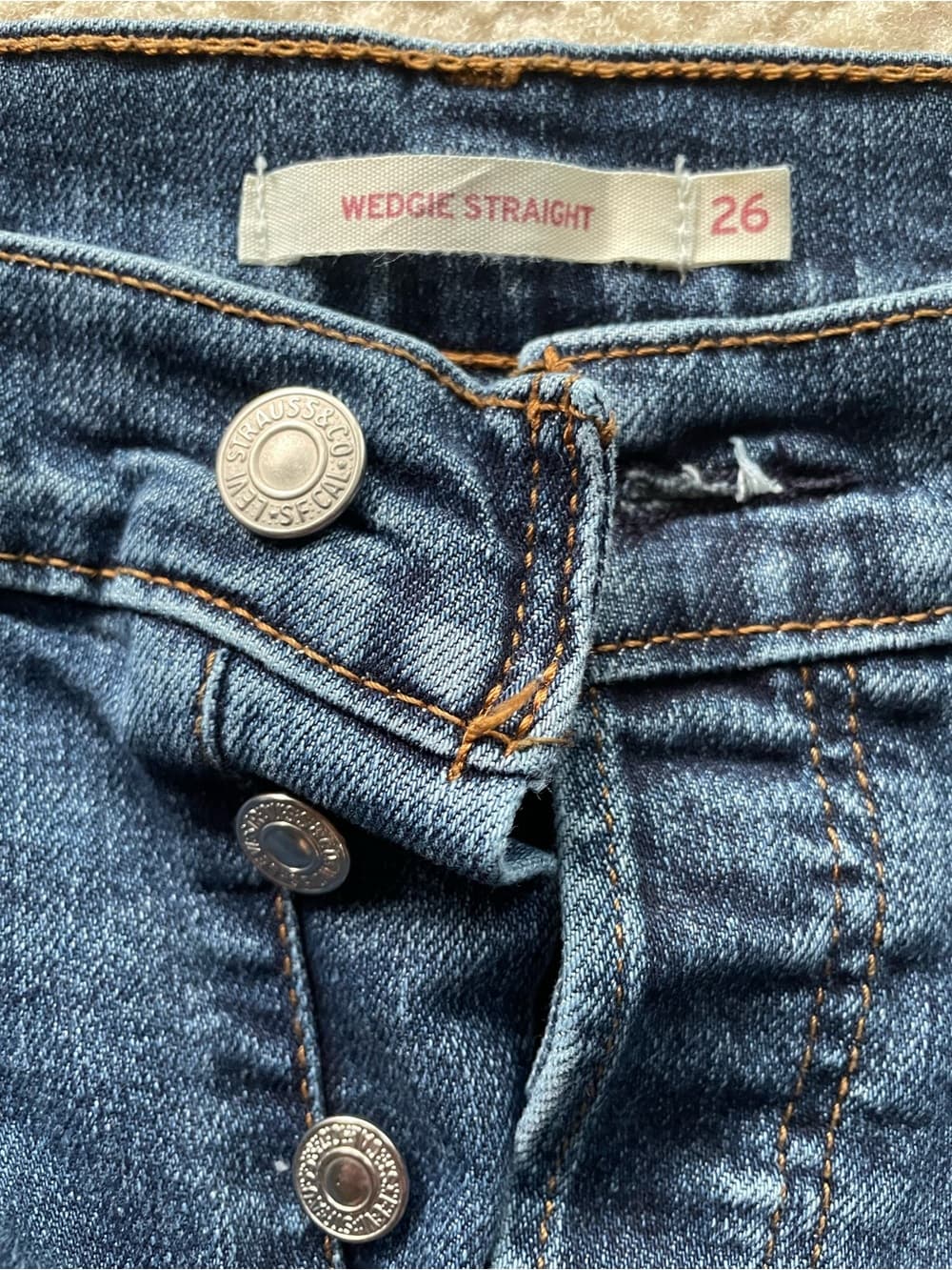 Levi's Wedgie Straight Women's Size 26 Straight Leg Button Fly Blue Jeans