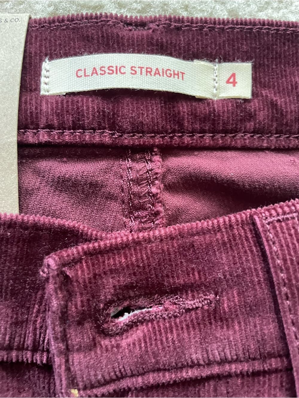Levi's Straight Leg Burgundy Corduroy Jeans Women’s Size 4 (27x30) NWT