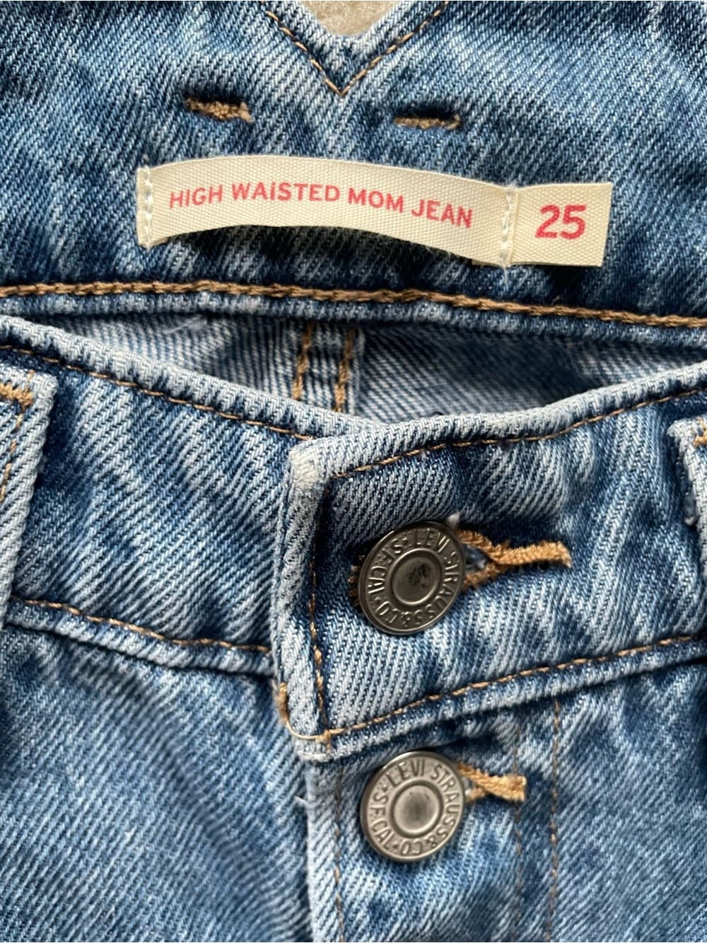 Levi's High Waisted Mom Jeans Light Blue Denim Women’s Size 25