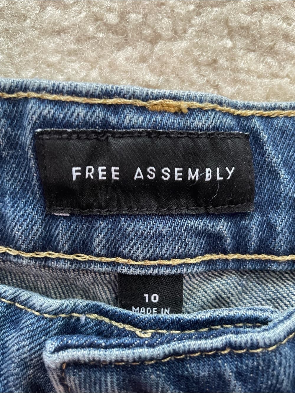 Free Assembly Super High-Rise Straight Distressed Women's Blue Jeans Size 10