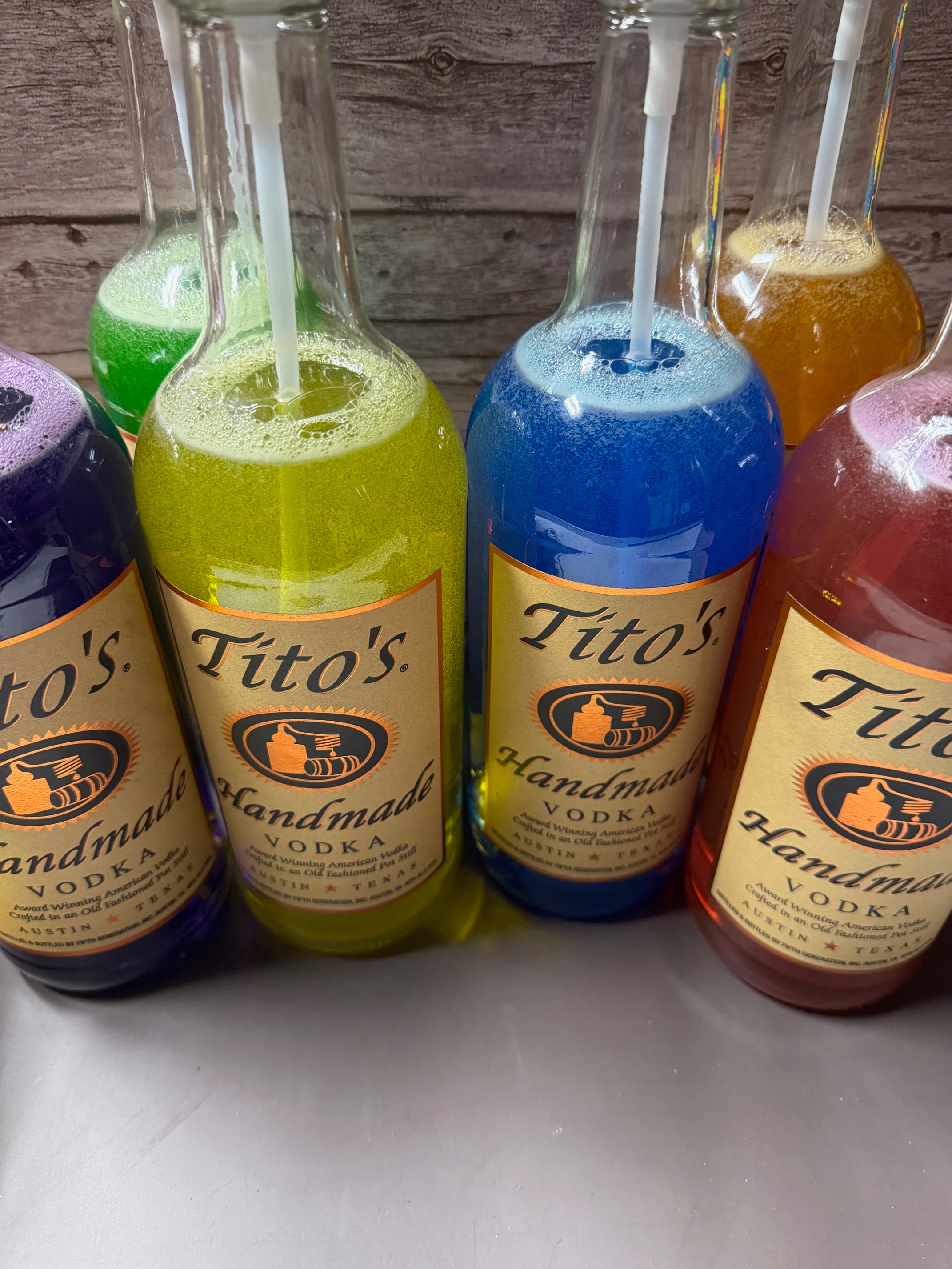 1L TITOS (PNK,ORG,YEL,GRN,BLU, or PRL - WLD BLK BERRYS & CHEESECAKE) HAND SOAP - GREEN